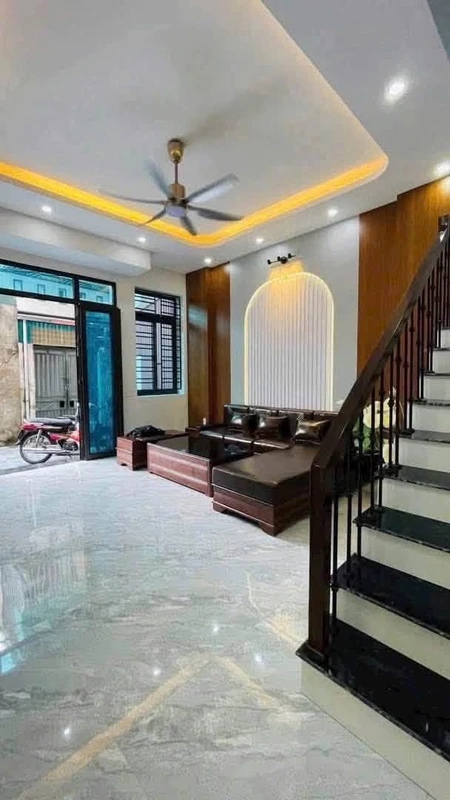 Bán nhà 3 tầng 60.8m² Nguyễn Hữu Cầu, Hải Dương, 2 tỷ 4