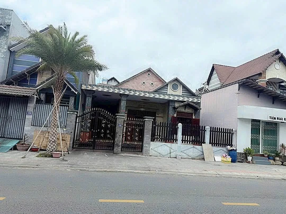 Bán nhà mái Thái Lái Thiêu 210m² 11,5 tỷ - Ảnh 1