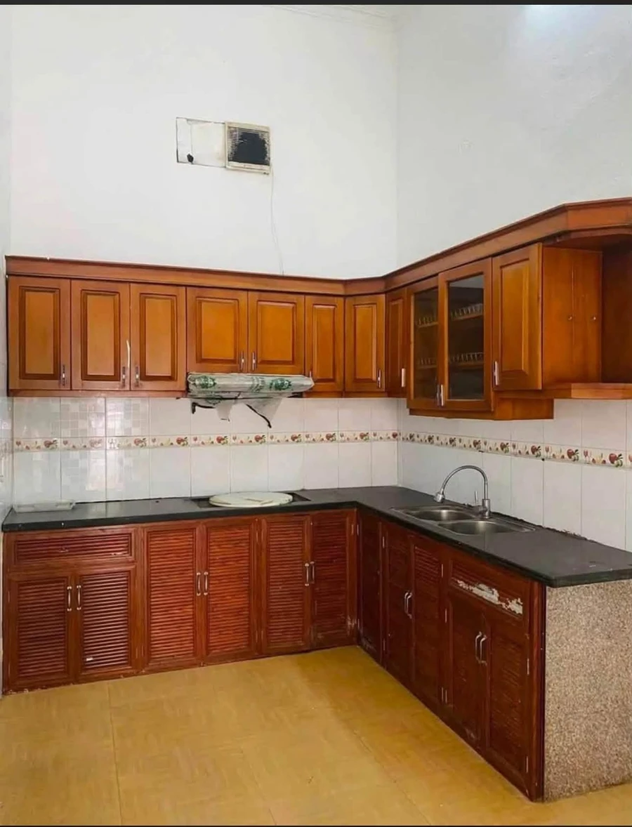 Bán nhà 3 tầng mặt đường Tô Hiếu 60m², Cẩm Phả - Ảnh 1