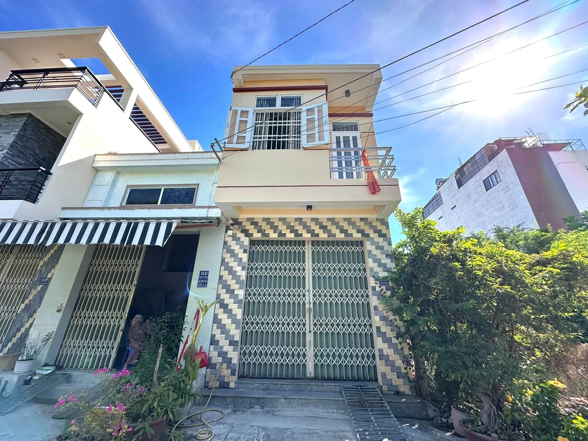 Bán nhà 2 tầng hẻm ô tô đường Lý Thái Tổ, Hòn Xện, Nha Trang, 40m², 3,7 tỷ - Ảnh 1