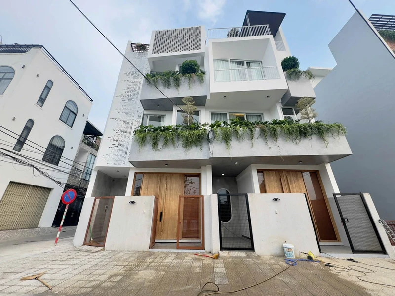 Cho thuê nhà 3 tầng 70m2 full nội thất 4PN tại Nam Việt Á, Ngũ Hành Sơn, Đà Nẵng