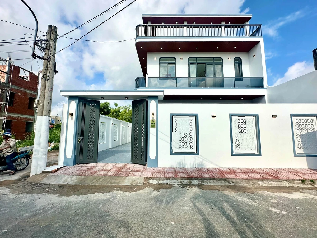 Bán nhà 3PN góc 2 mặt tiền 144m² Cần Giuộc Long An 4.768 tỷ - Ảnh thu nhỏ 2