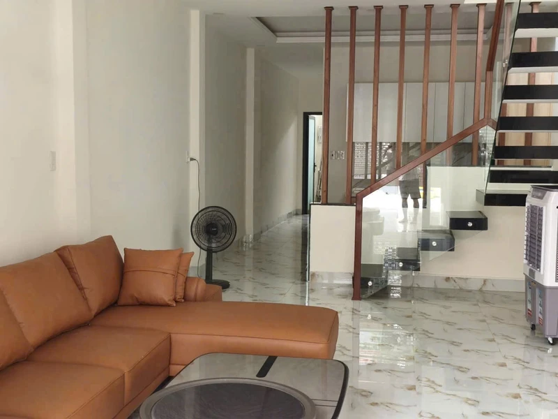 Cho thuê nhà mới xây 2 tầng 130m2 gần Scenia Bay, Bắc Nha Trang giá 22 triệu/tháng