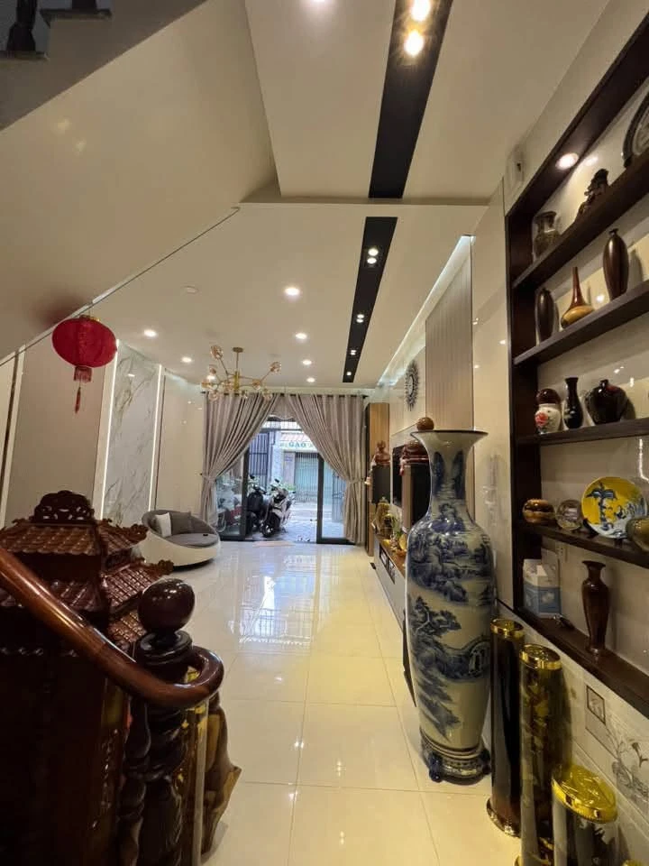 Bán nhà 3 tầng 4PN đường số 6, Bình Tân, 4.5x17, giá hơn 5 tỷ - Ảnh thu nhỏ 2