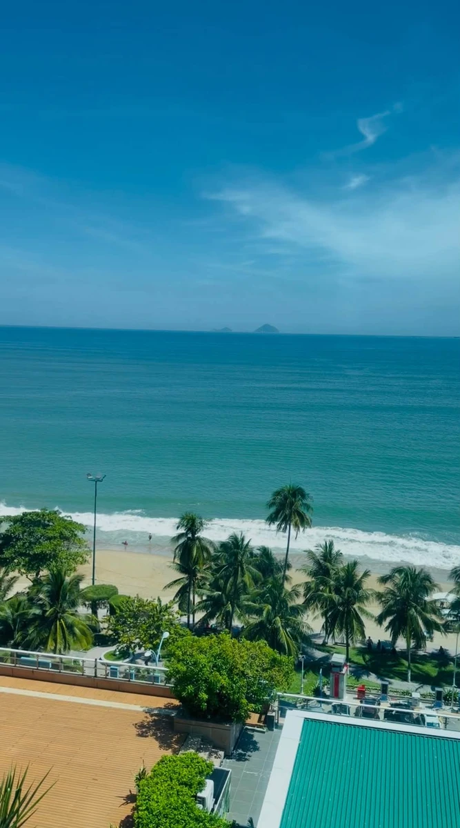 Cho thuê căn hộ cao cấp 2PN 140m2 view biển Nha Trang - Ảnh 1