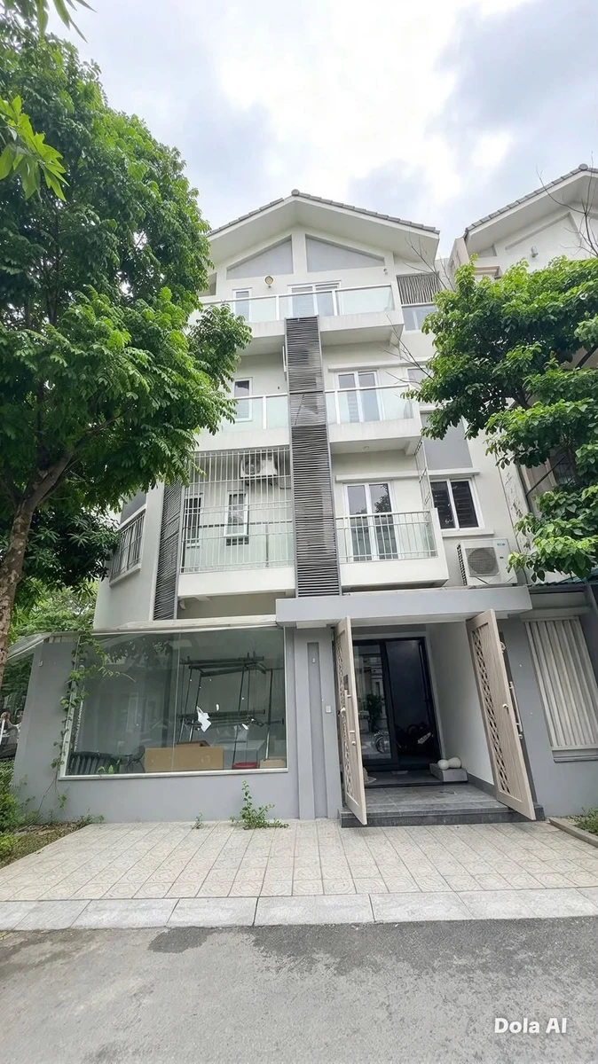 Cho thuê nhà 5 tầng góc mặt tiền 110m2 Nguyễn Chánh - Ảnh 1