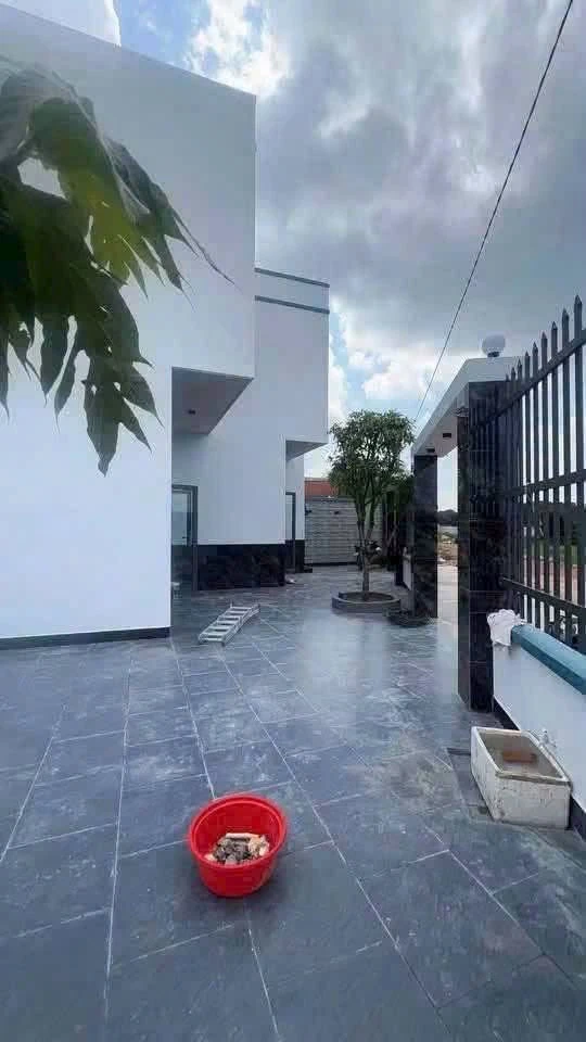 Bán nhà sổ hồng riêng 162m², 4 phòng ngủ, sân ô tô tại Thái Hòa, Bình Dương - Ảnh thu nhỏ 3
