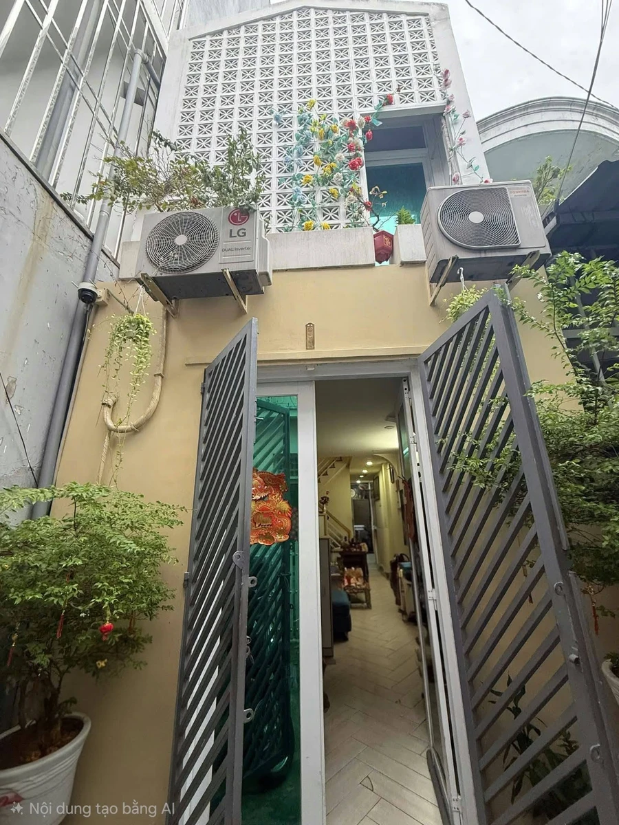 Bán nhà hẻm Nguyễn Duy Cung 37m² 2PN 2WC 3.7 tỷ Quận 1 - Ảnh 1