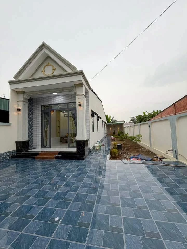 Bán nhà sân vườn 170m² 3 phòng ngủ Tây Ninh - Ảnh 1
