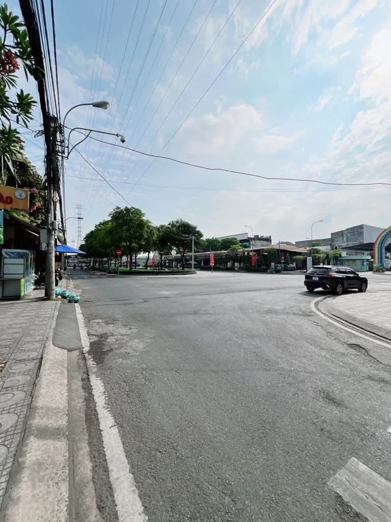 Bán nhà mặt tiền Hồ Thị Tư 200m2, 2 tầng 6PN, Hiệp Phú Quận 9, giá 32 tỷ - Ảnh thu nhỏ 4