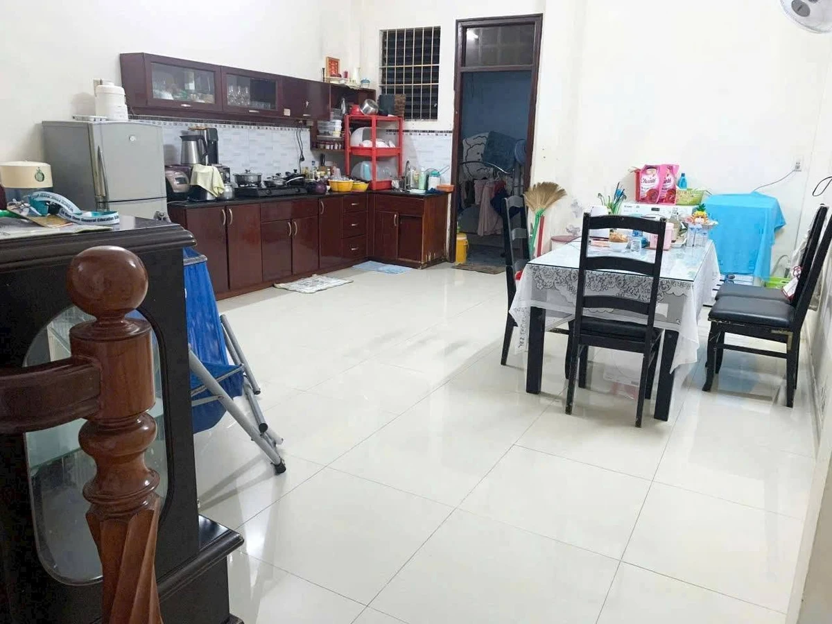 Bán nhà 1 trệt 1 lầu mặt tiền 100m2 Phan Thiết - Ảnh thu nhỏ 2