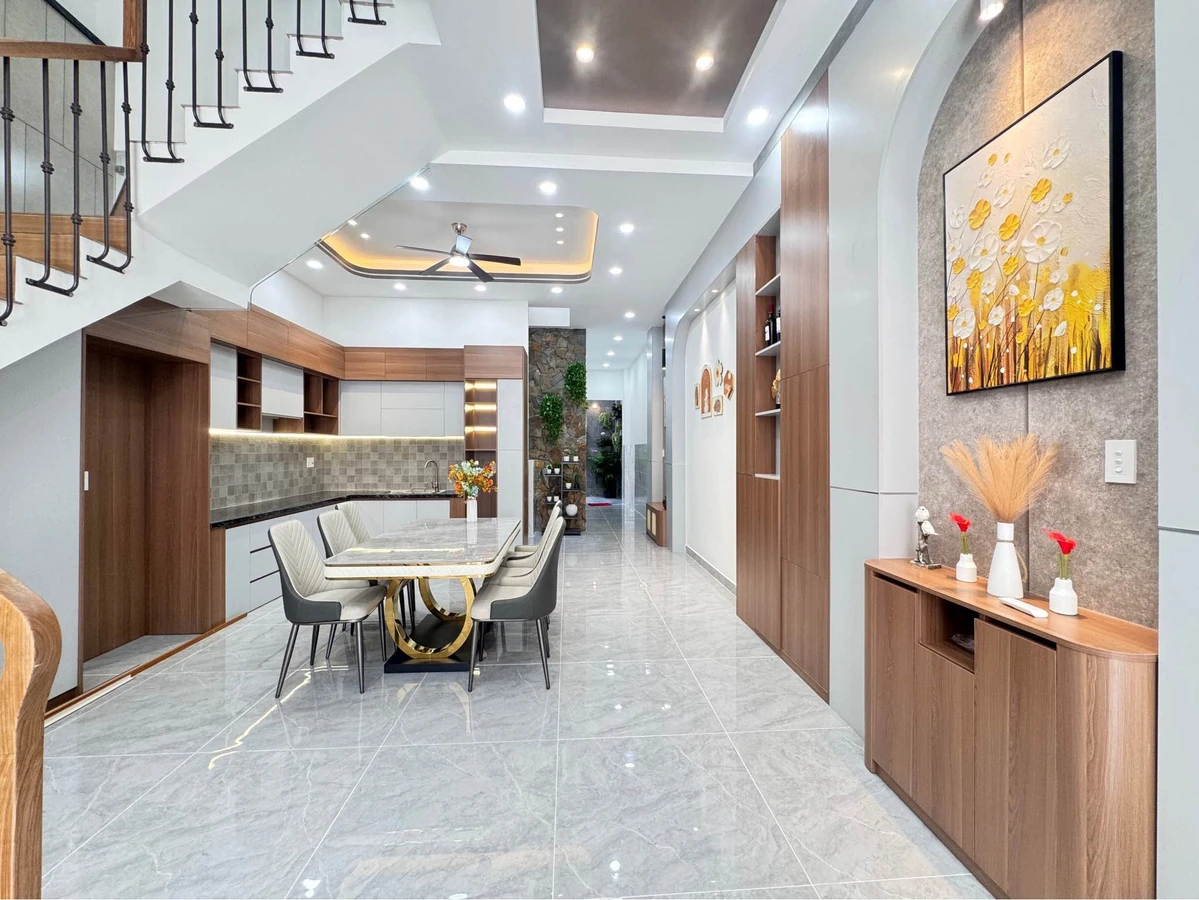 Bán nhà 2 tầng 4 phòng ngủ 125m2 ở Đức Hoà - Ảnh thu nhỏ 3