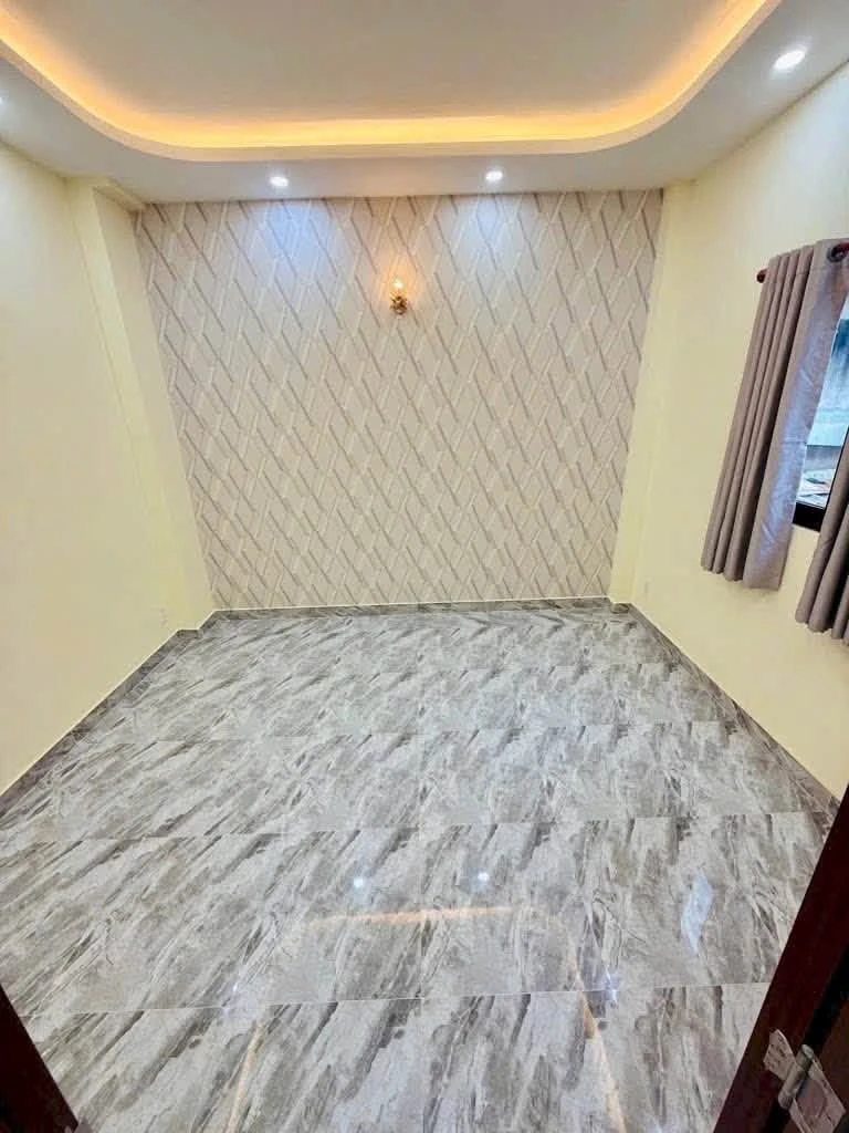 Bán nhà 4 tầng 40m² mặt tiền Quận 4, 12,4 tỷ - Ảnh thu nhỏ 4