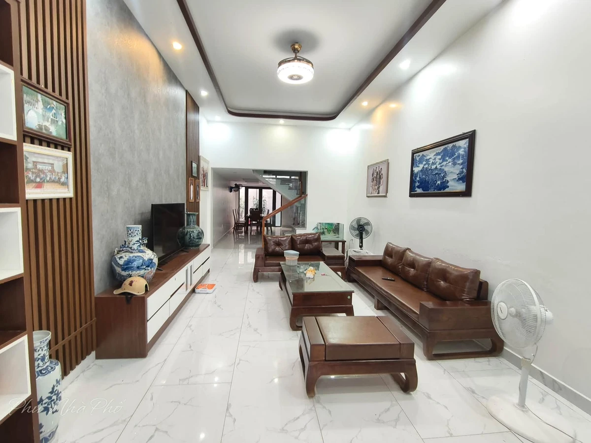 Bán nhà 4 tầng mặt ngõ gần 100m² Văn Cao, Quận 1 - Ảnh thu nhỏ 3