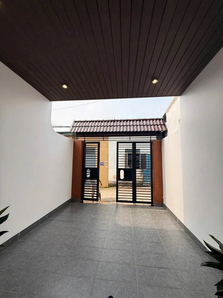 Bán nhà 3PN 4WC mới xây, hẻm Y Moan, Buôn Ma Thuột, full nội thất - Ảnh thu nhỏ 2