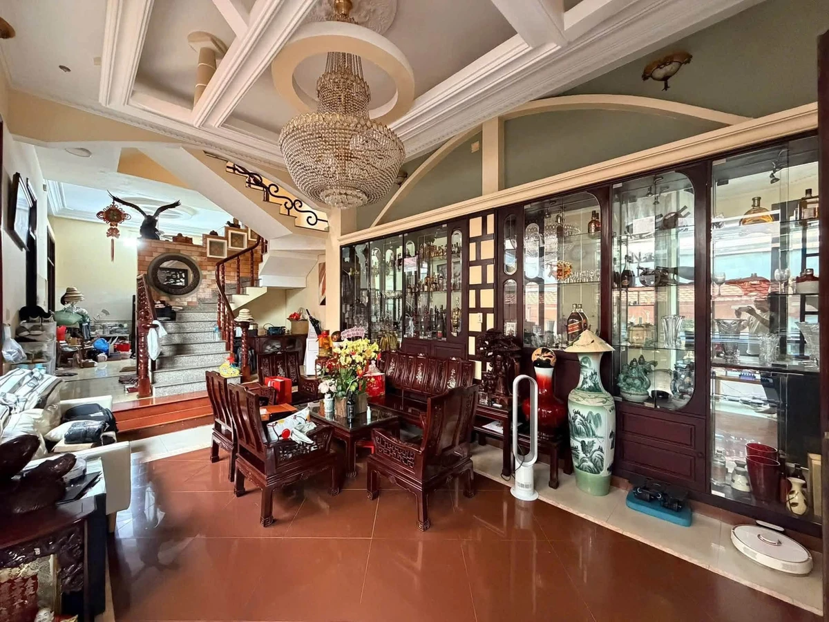 Bán biệt thự 170m² mặt tiền Nguyễn Hữu Dật, Tân Phú - Ảnh 1