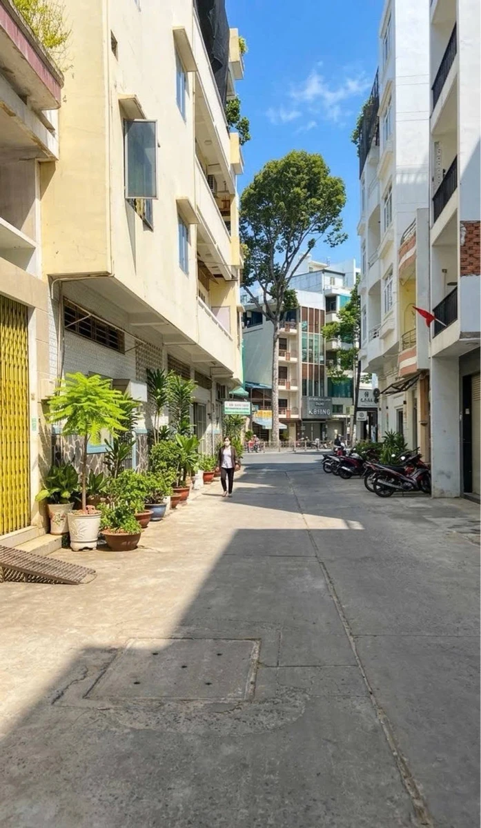 Bán nhà hẻm xe tải 6 tầng 39m² 10PN gần đường 3 Tháng 2, Quận 11, giá 9 tỷ - Ảnh 1