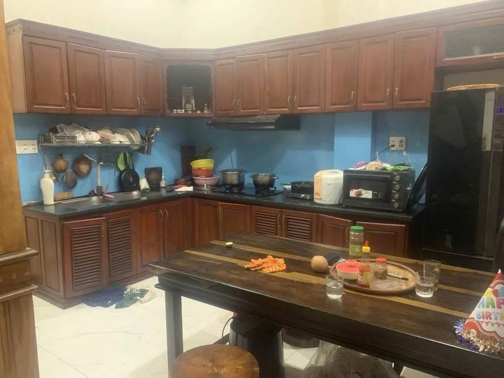 Bán biệt thự gỗ quý 5 tầng mặt tiền ĐT743C lô góc 212m2 gần Vincom Ngã Tư 550 - Ảnh thu nhỏ 5