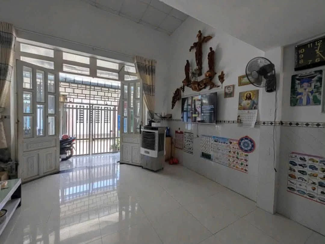 Bán nhà gác lửng 3PN 5x17m (85m2) gần đường DA1-1 Mỹ Phước 2, Bến Cát, Bình Dương - Ảnh 1