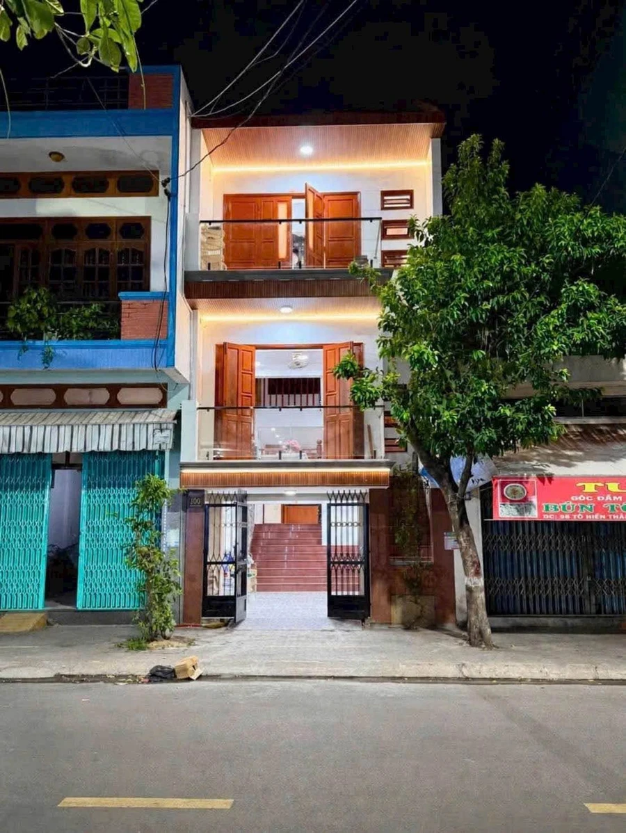 Bán nhà 3 tầng mặt tiền Tô Hiến Thành Quy Nhơn 71m² - Ảnh 1