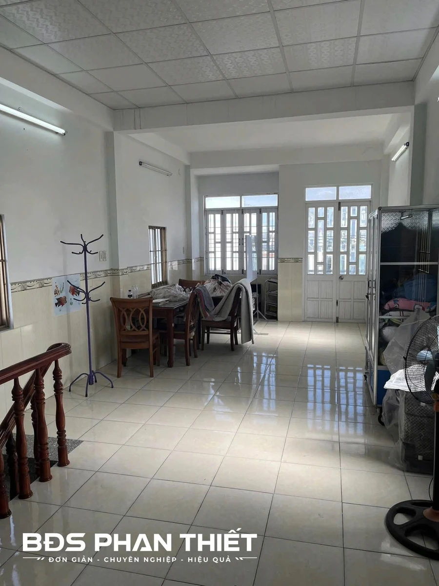 Bán nhà 1 trệt 2 lầu góc 2 mặt tiền 94.5m² tỉnh Lâm Đồng - Ảnh thu nhỏ 2
