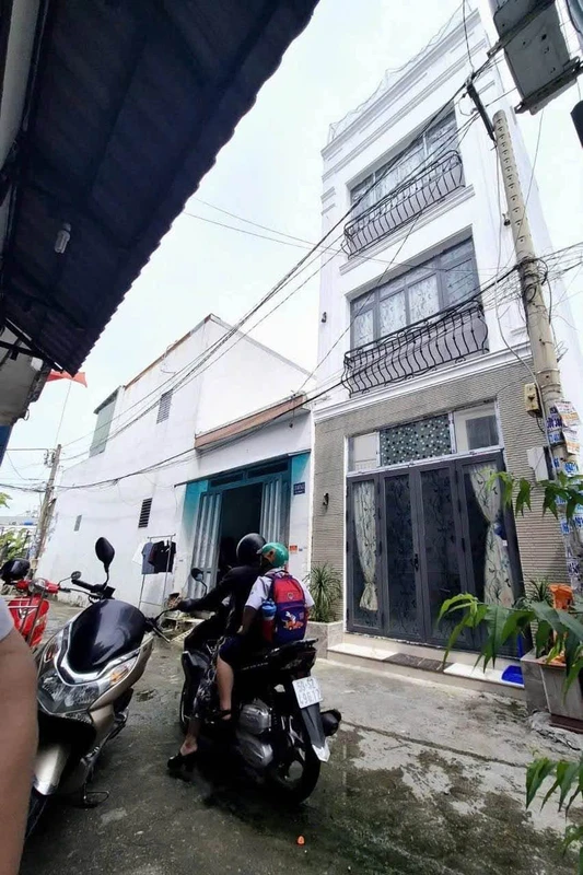 Bán nhà phố 1 trệt 3 lầu 4x10m, 4PN 3WC, sổ hồng riêng, Hiệp Thành Quận 12