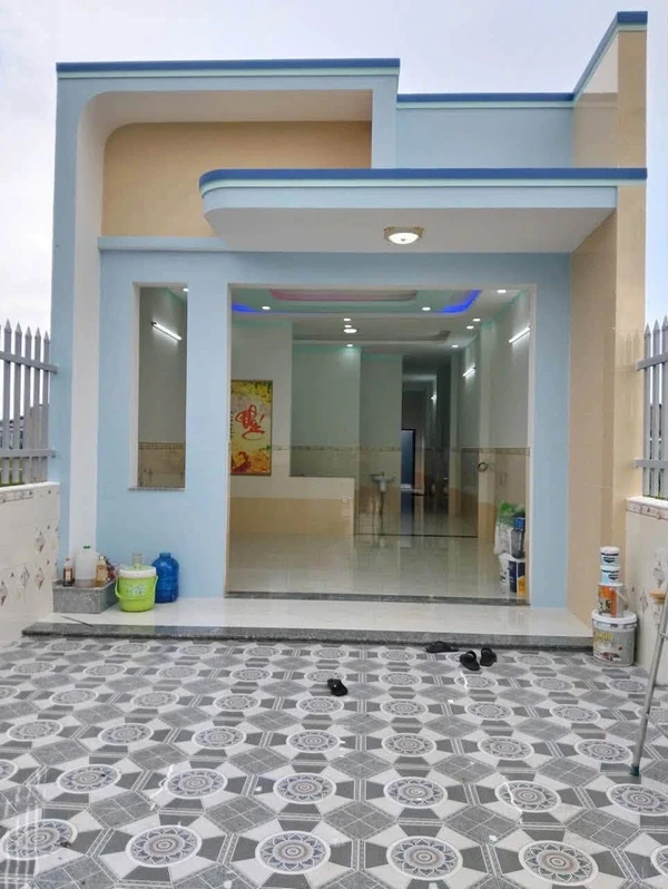 Bán nhà mới hoàn thiện 5x31m, 3 phòng ngủ, sổ riêng, KV4 thị trấn Đức Hòa, Long An