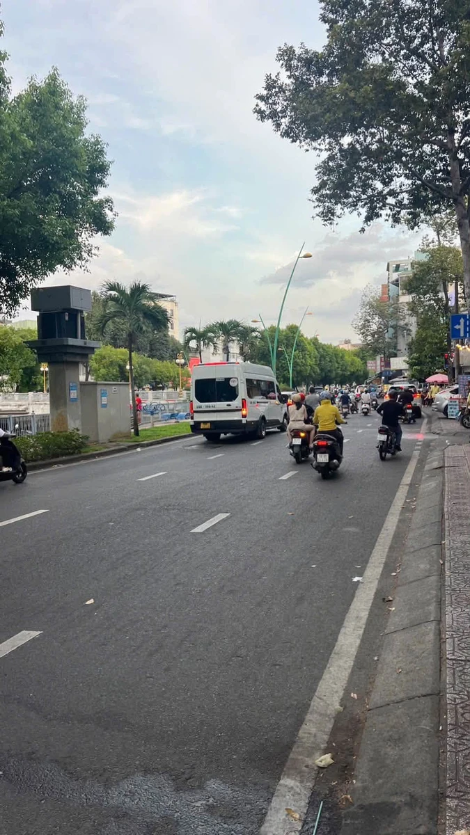 Bán nhà 2 tầng hoàn công 48m2 đường Trường Sa giáp Quận 1 - Ảnh 1