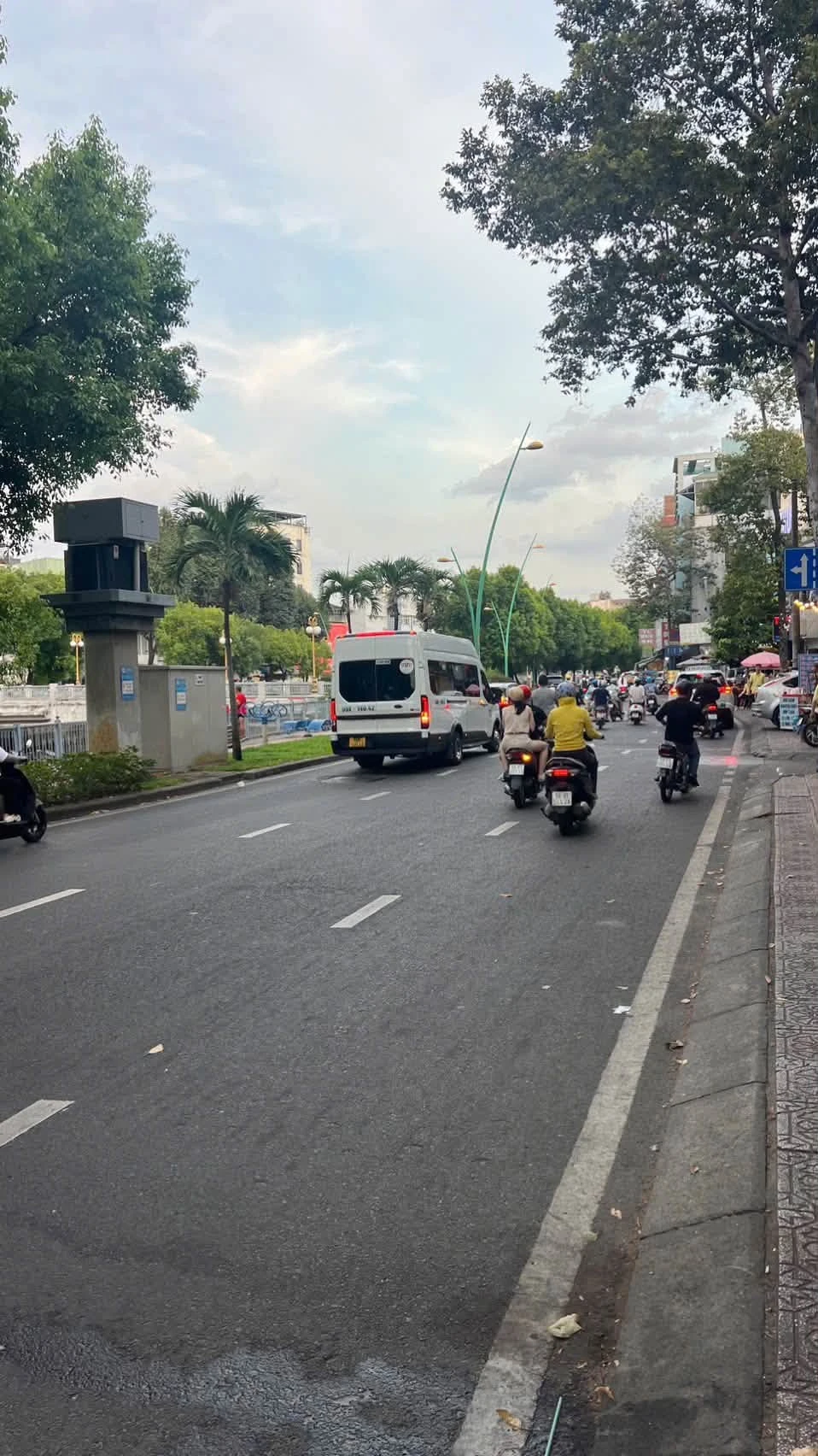 Bán nhà 2 tầng hoàn công 48m2 đường Trường Sa giáp Quận 1 - Ảnh 1