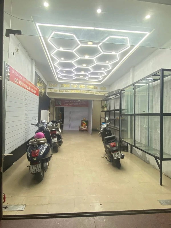 Cho thuê nhà mặt tiền Trần Hưng Đạo 60m2, 3PN