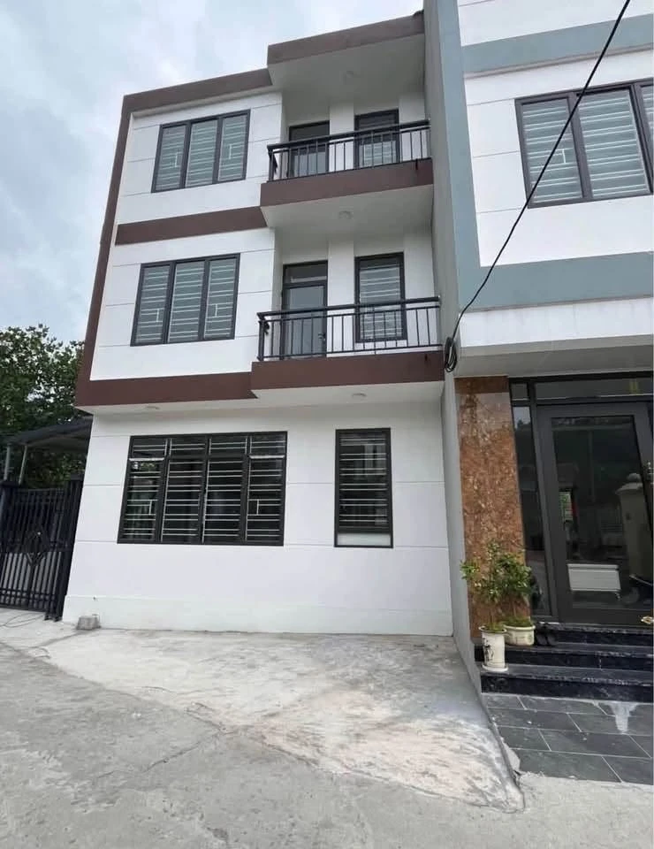 Bán nhà 3 tầng 62.8m² gần Hà Phong 1,95 tỷ - Ảnh 1