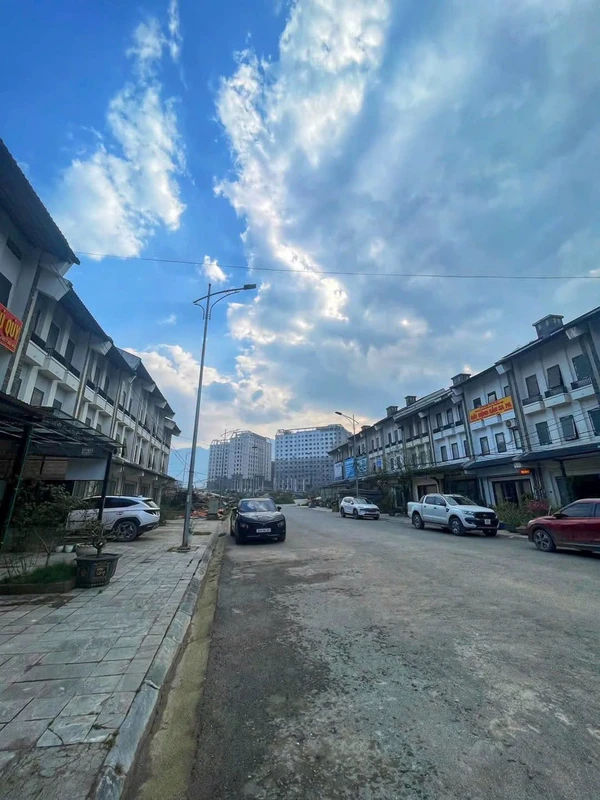 Bán nhà xây thô 95m2, 3 tầng, Sapa