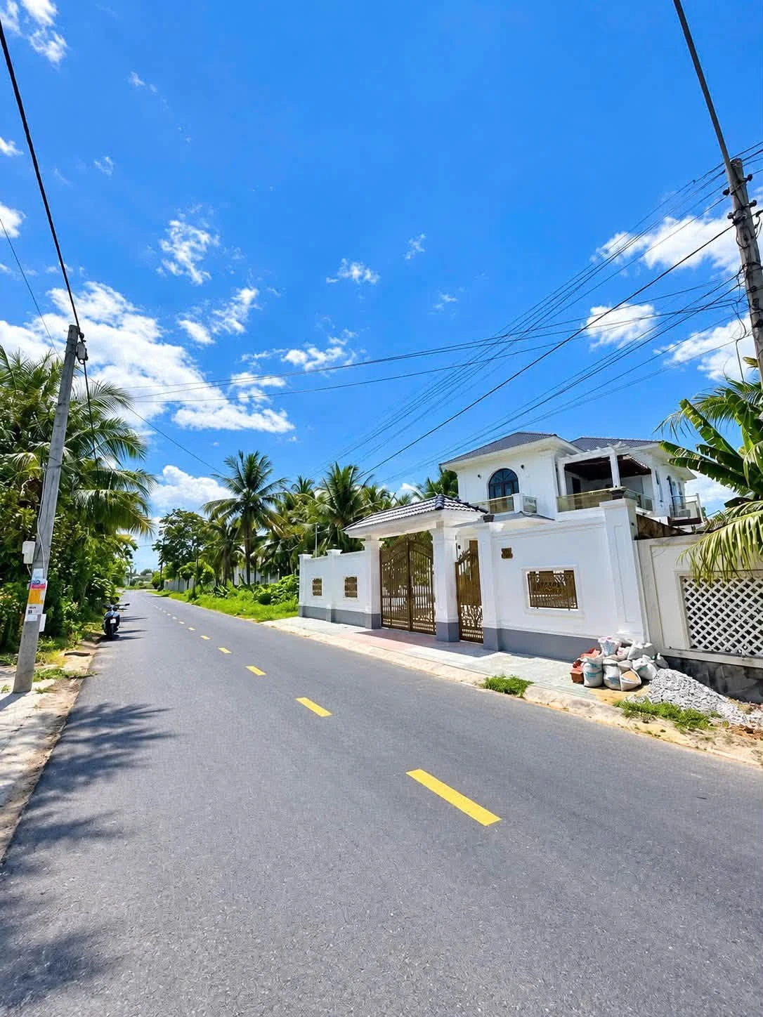 Bán biệt thự Ngô Quốc Trị 620m² 4PN Trà Vinh 9 tỷ - Ảnh 1