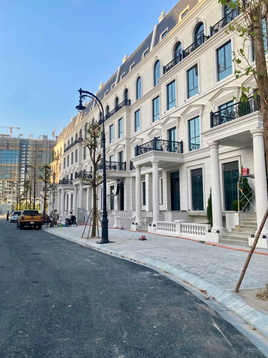 Bán biệt thự đảo hồ The Windsor Collection vị trí lõi Ciputra-140m2 khu CT07 view nhìn ra Clubhouse
