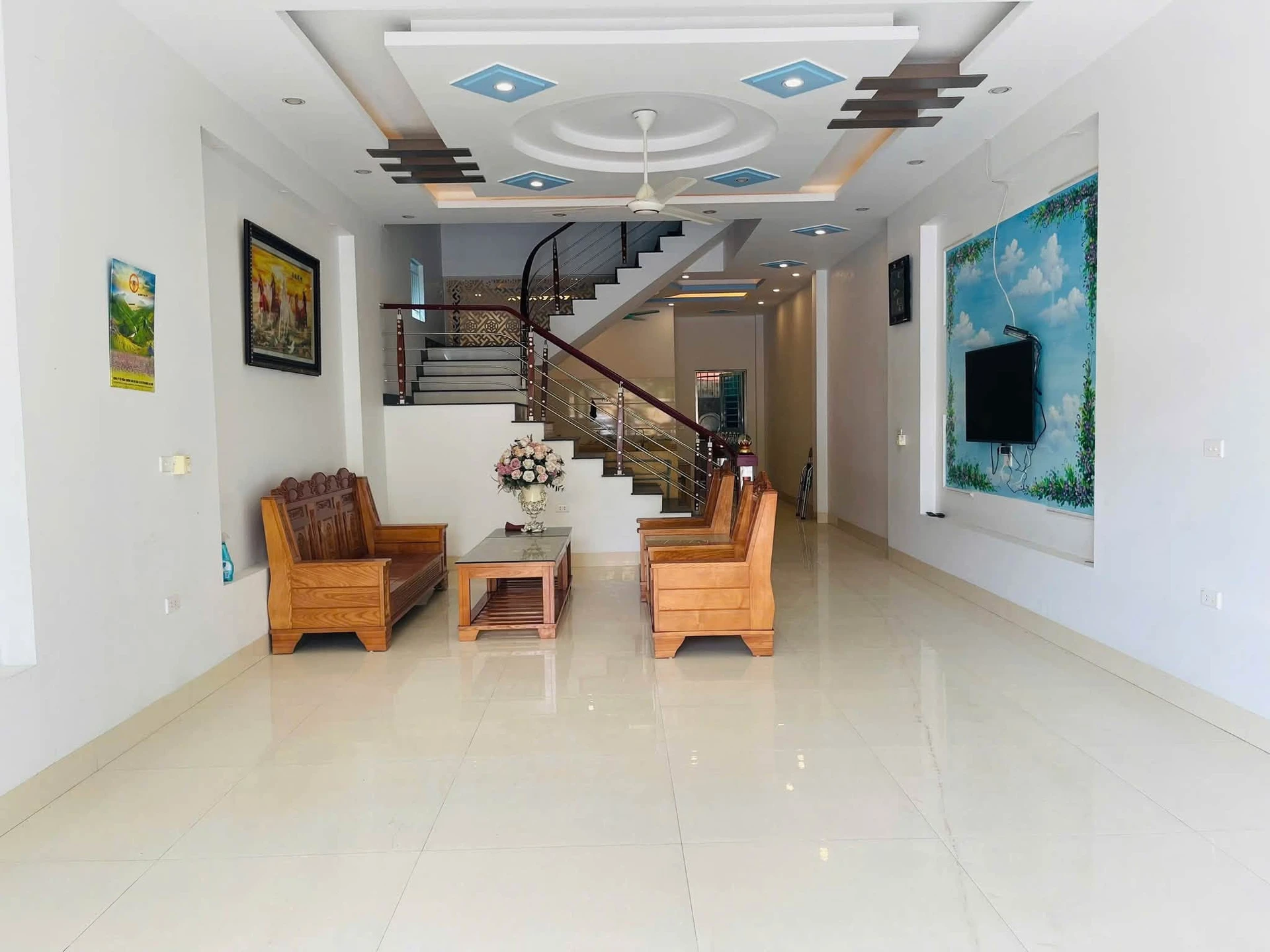 Bán nhà 3 tầng 4 PN gần Trần Đăng Ninh, 98.5m² - Ảnh 1