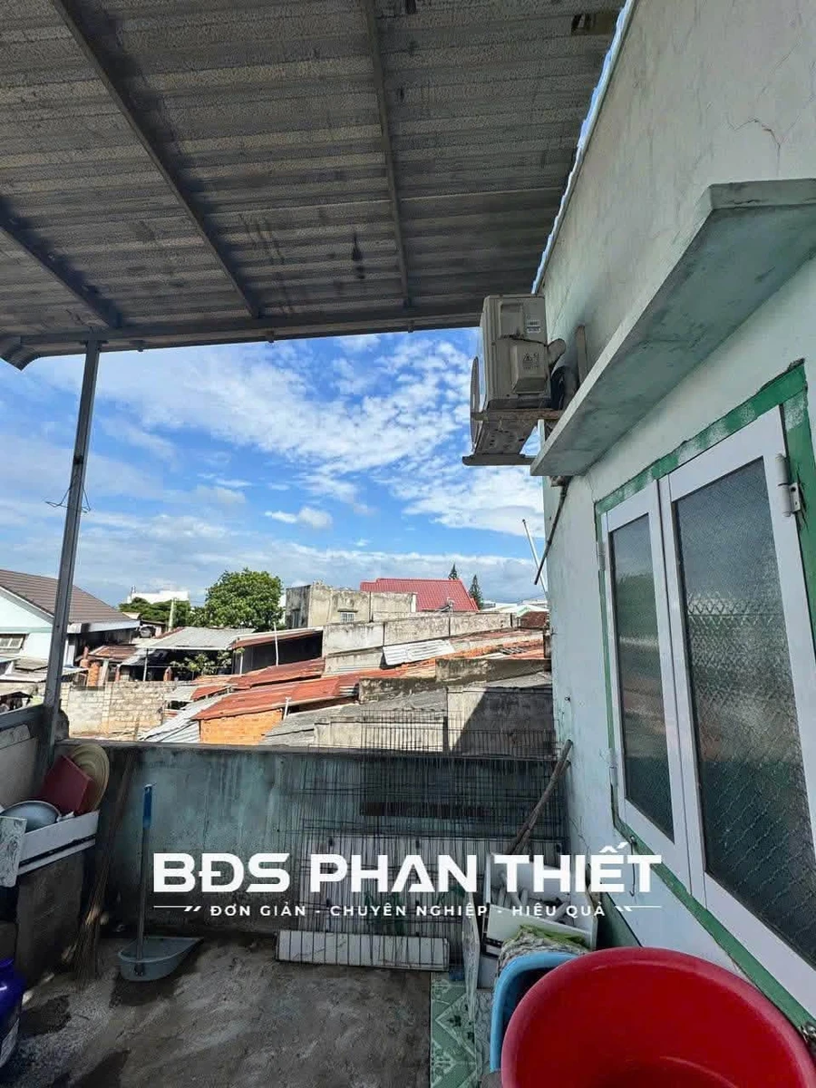 Bán 2 căn nhà sát mặt tiền Quốc Lộ 1A, 60m2 đất, 750 triệu - Ảnh 1
