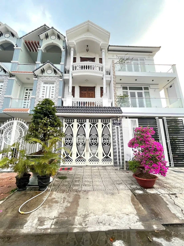 Bán nhà trệt 2 lầu mặt tiền 240m² Phường An Bình, Cần Thơ