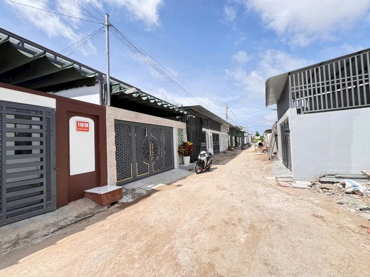 Bán nhà 2 phòng ngủ 100 m² Huỳnh Tấn Phát Rạch Giá An Giang - Ảnh 1