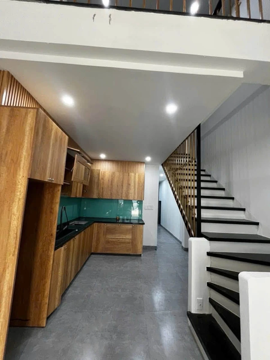 Bán nhà 2 tầng 60m² gần biển Mỹ Khê, Đà Nẵng, 2PN full nội thất - Ảnh 1