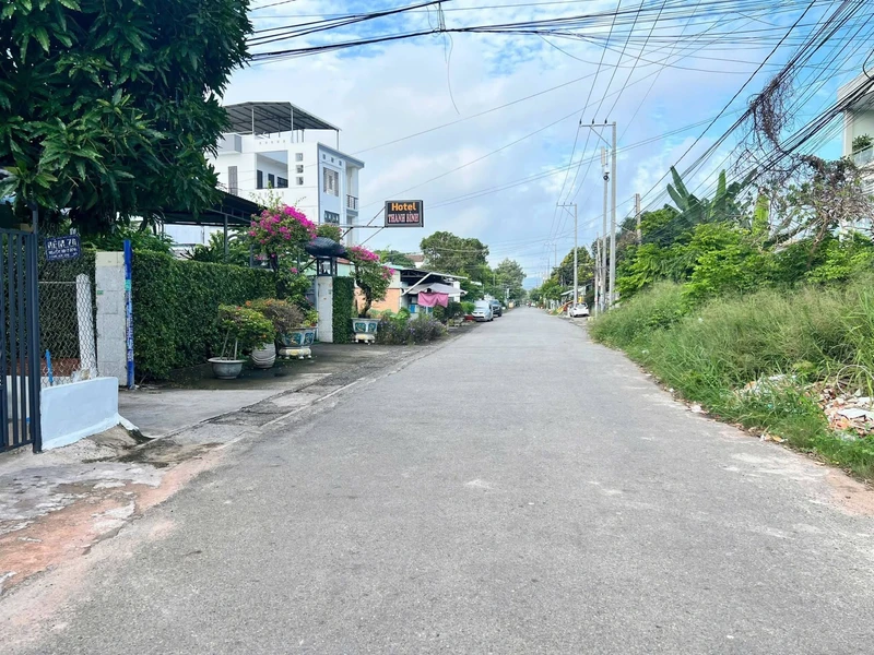 Bán đất mặt tiền Nguyễn Mạnh Hùng, Long Toàn, TP. Bà Rịa, 10x30m (300m²), giá 5 tỷ