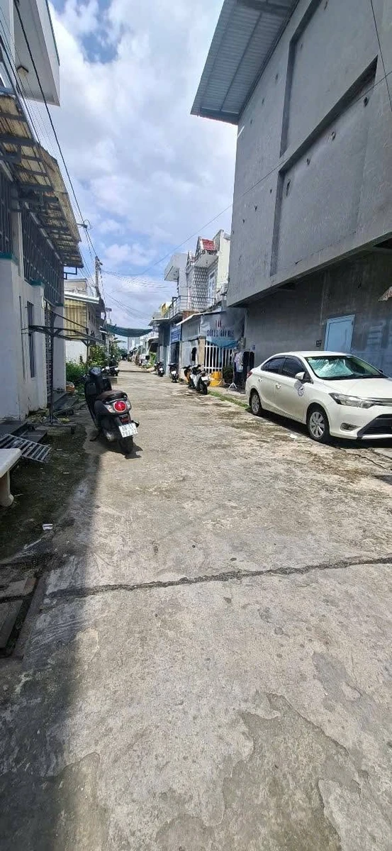 Bán nhà 1 trệt 1 lầu 74m² giá 1 tỷ 150 triệu gần chợ 30/4 - Ảnh 1