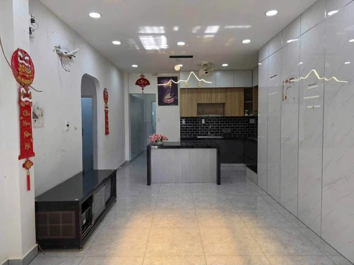 Bán nhà 88m2 thổ giá 1,4 tỷ tại thị trấn Đức Hòa, gần công viên Võ Văn Tần - Ảnh thu nhỏ 2