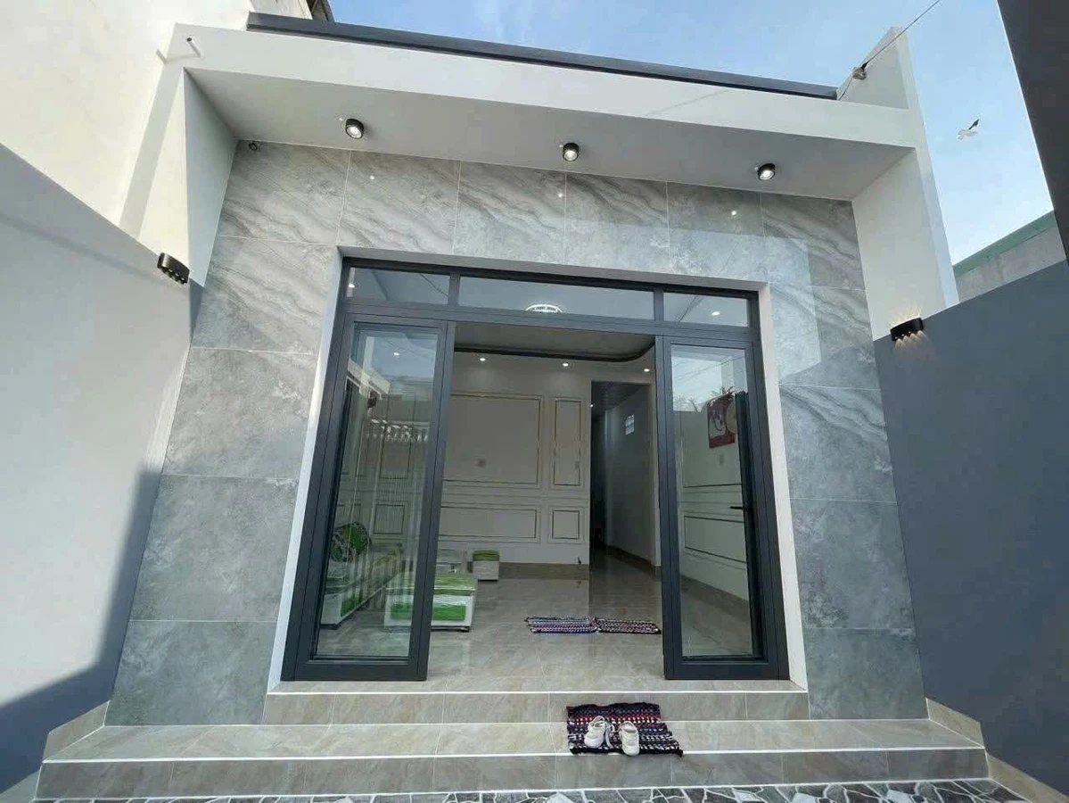 Bán nhà đẹp 5x18 (90m²) mặt hẻm, 2 PN, Rạch Giá - Ảnh thu nhỏ 2