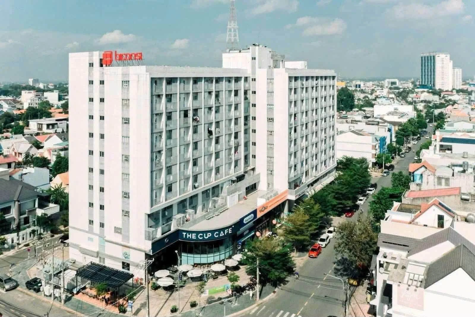 Bán nhà mặt tiền đường D1 KDC Phú Hòa 1, 6x20m, 1 trệt 1 lầu, giá 13 tỷ - Ảnh 1