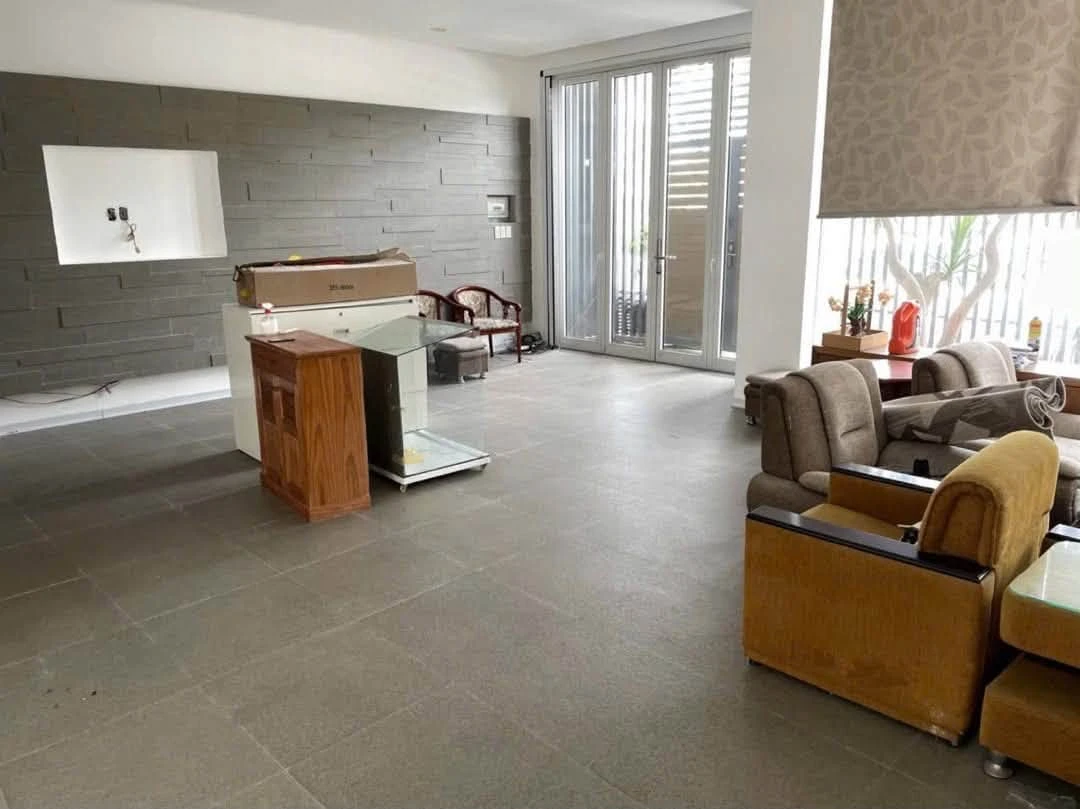Bán biệt thự mặt tiền Ngô Quyền, 190m2, 4 PN, Quận 1 - Ảnh thu nhỏ 2