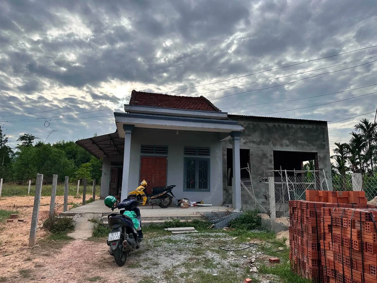 Bán nhà phố Phú Bình Tây 180m2 giá 600 triệu - Ảnh 1