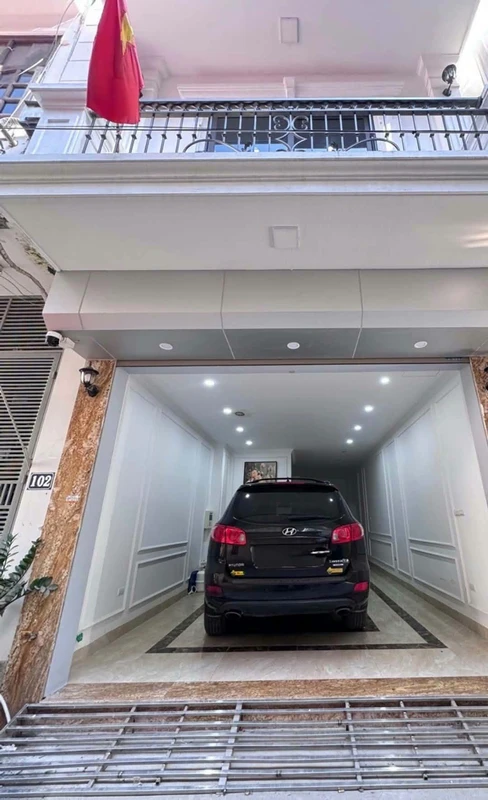 Bán nhà 5 tầng 50m² có gara ô tô, thang máy, 4 phòng ngủ tại Lê Trọng Tấn, Hà Nội