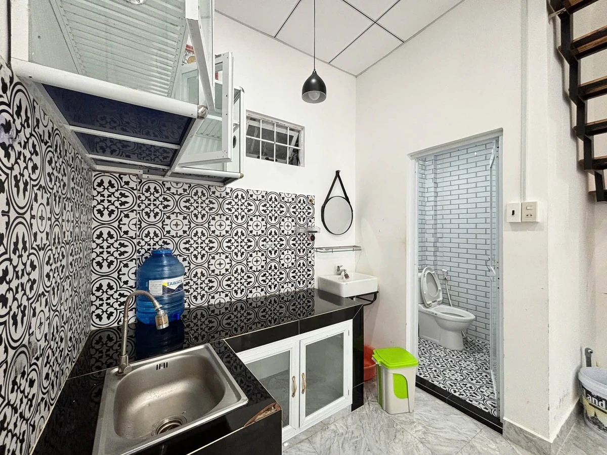 Cho thuê nhà hẻm 1 phòng ngủ 30m2 Nguyễn Trường Tộ Q1 - Ảnh thu nhỏ 3