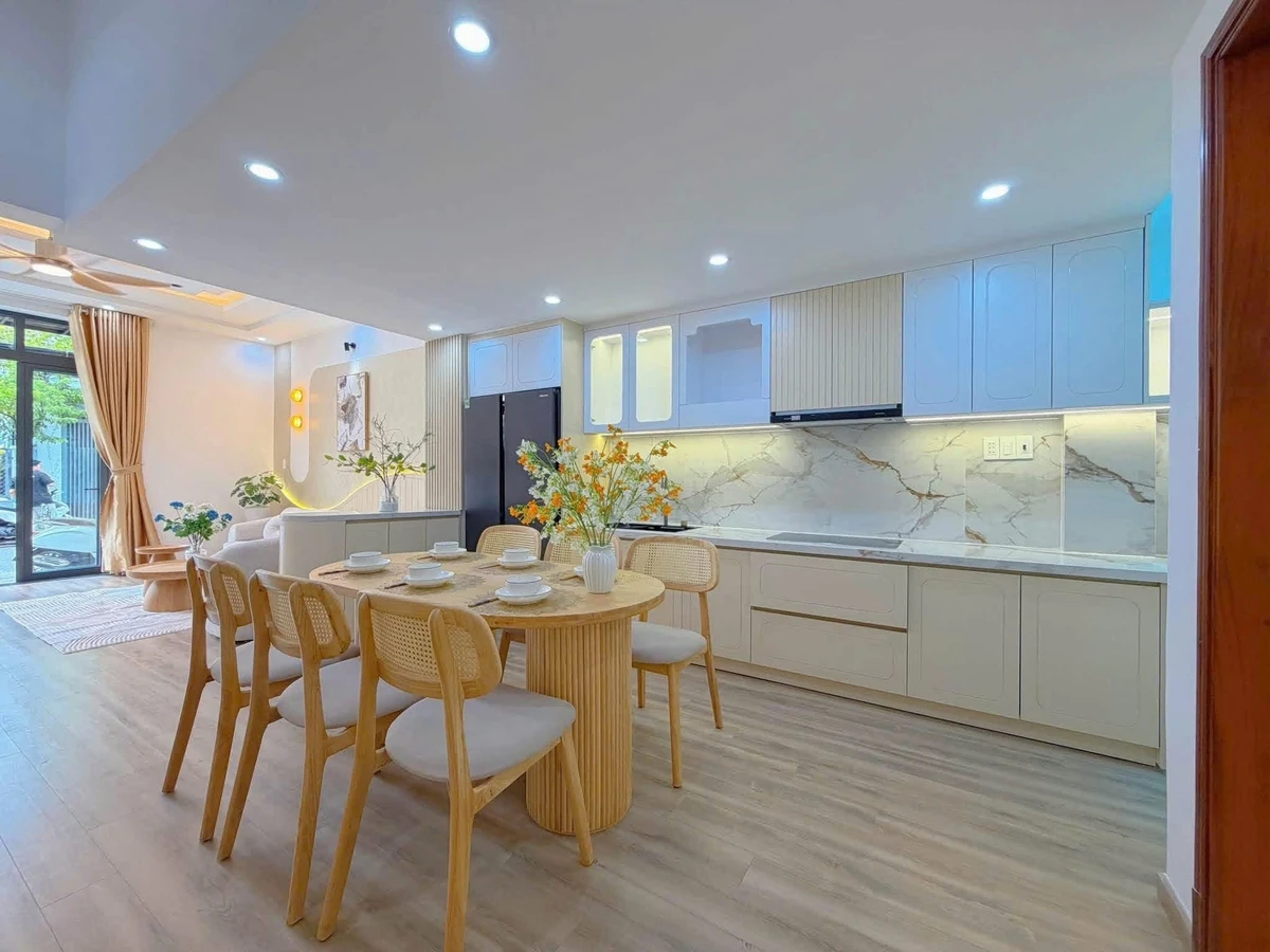 Bán nhà phố 4PN full nội thất mặt tiền Bình An 7, 68.4m² giá 9 tỷ - Ảnh thu nhỏ 3