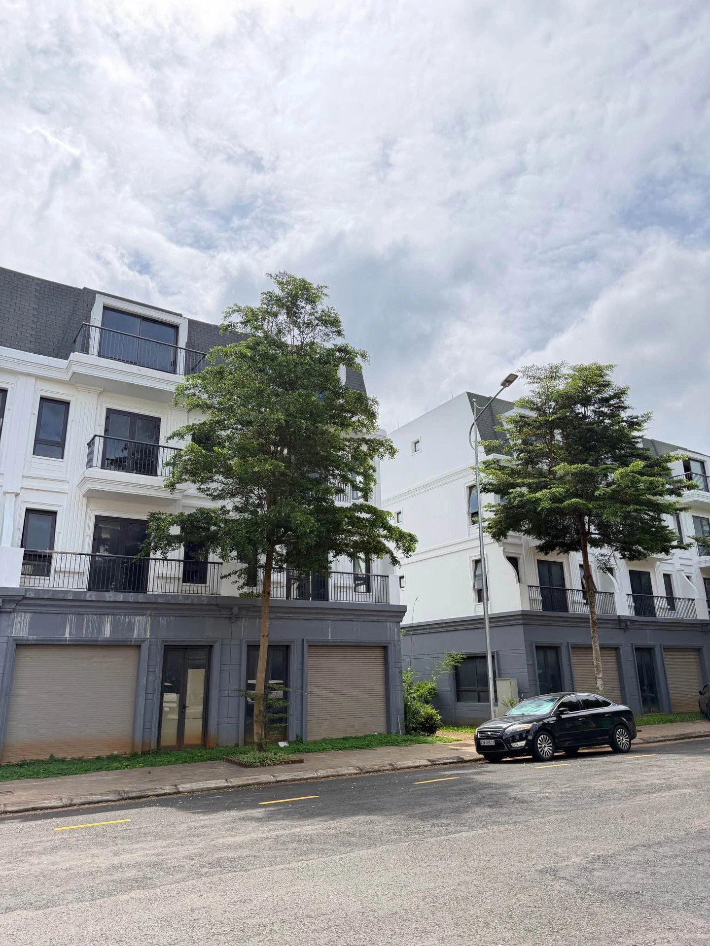Bán nhà 4 tầng góc 341m2 Ecocity, Bình Chánh, 7.7 tỷ - Ảnh 1
